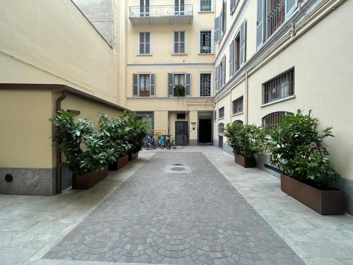 Dimora Claudia - Elegante Matrimoniale Con Bagno, Private Rooms, Self Check In, No Reception Милано Екстериор снимка